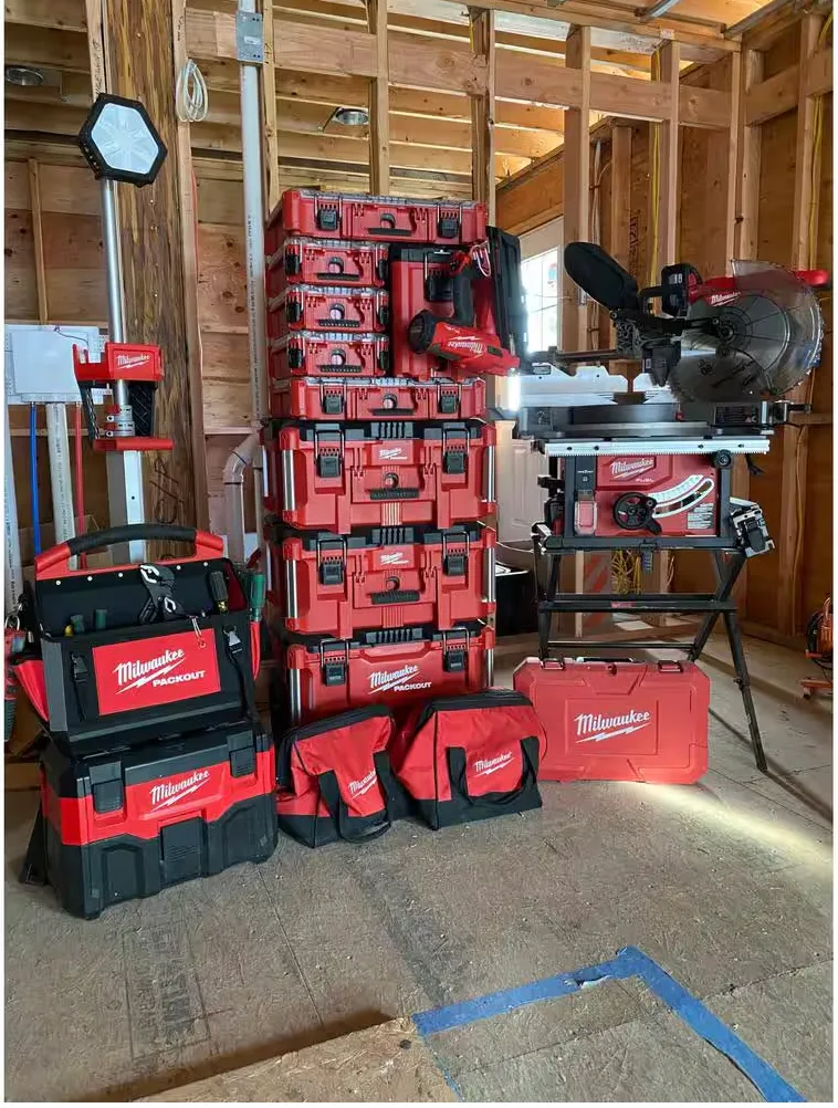 48-22-8425 Milwaukee PACKOUT Large Tool Box