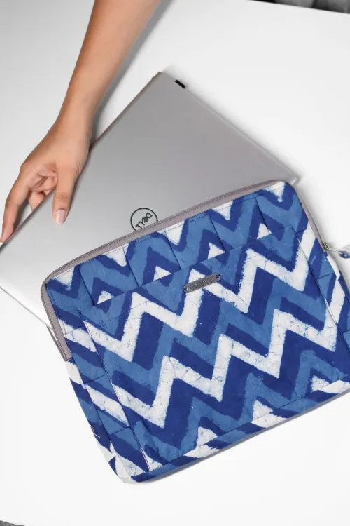 Ekatra Indigo Chevron Sustainable Handmade Cotton Laptop Sleeve/Laptop Cover