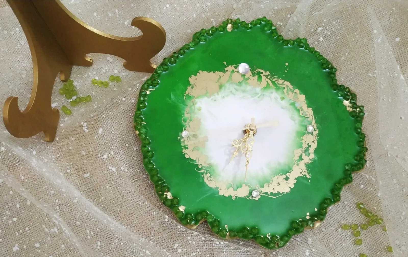 Green and White Resin Art Abstract Table Clock