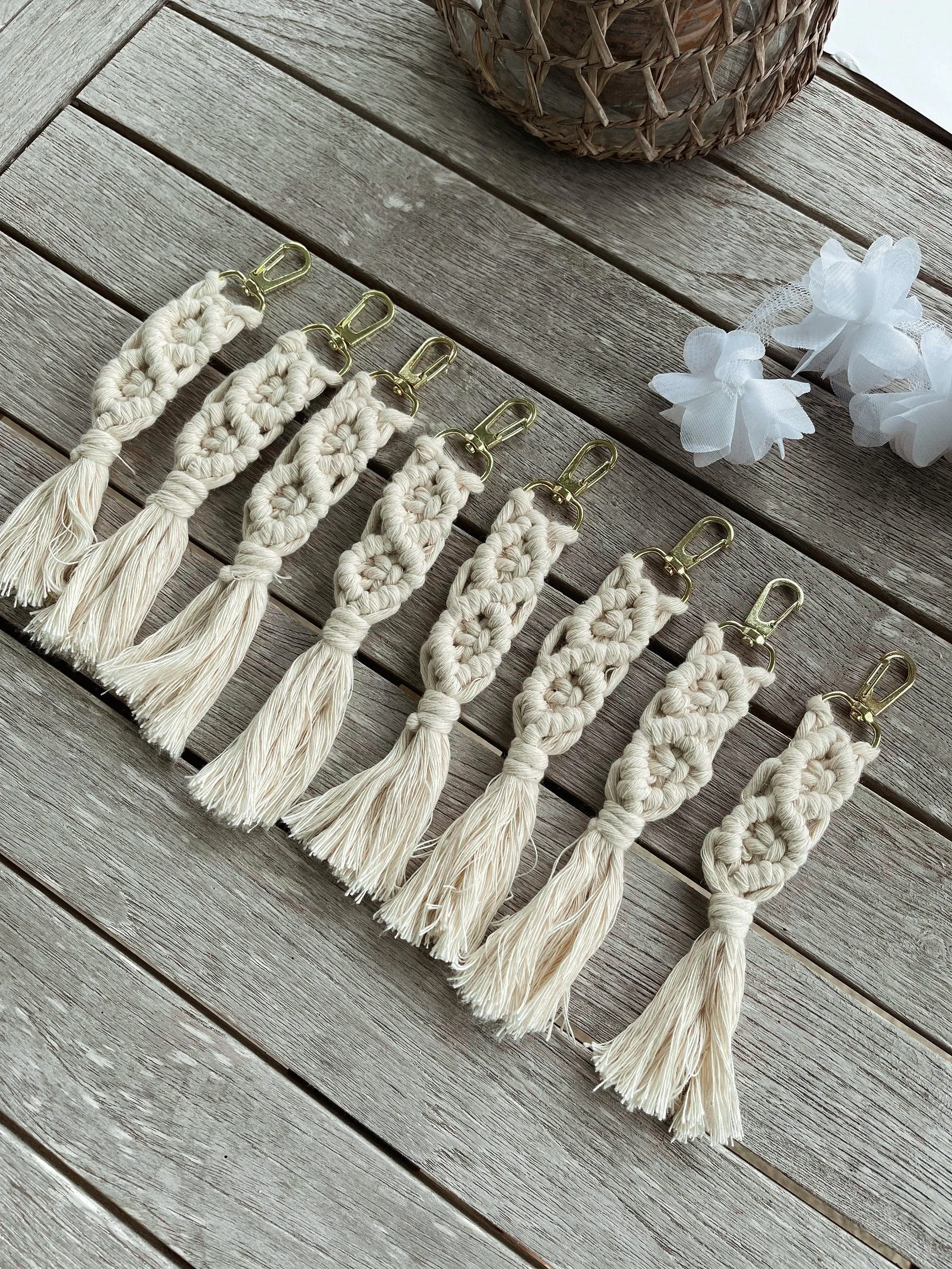 Personalized Macrame Keychains Wedding Favors, Boho Wedding Party Favors, Bridal Shower Party Bulk Gifts, Macrame Engagement Gift,