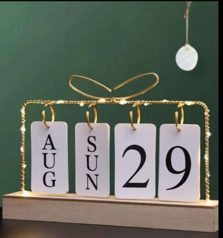 Wooden Lighting calendar